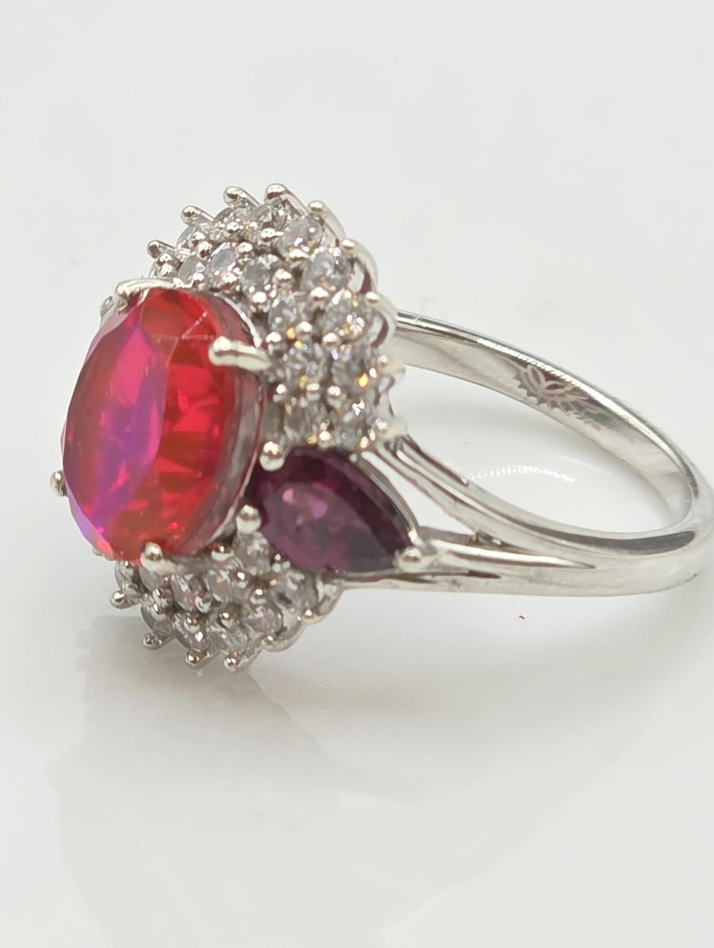 NWOT Rare Volcanic Quartz ,Garnet And White Topaz Ring - Picture 5 of 9